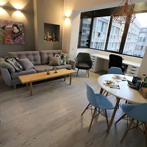 Appartamento Cozy Novotel Studio - Free Minibar - Quiet & Peace, Bucarest